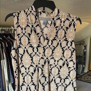 Sleeveless Black and Cream Patterned Top